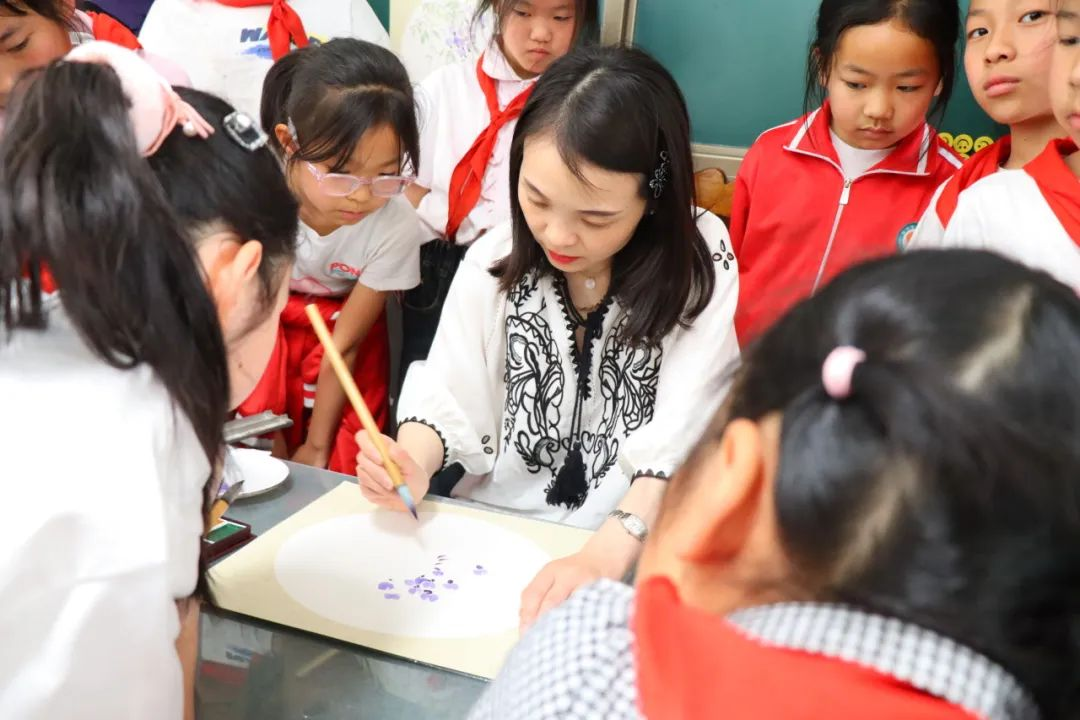 成都校园“嗨出圈”，百名共享艺术家掀起美育风暴！